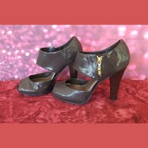 NWOT Fergalicious Harem Brn Snakeskin Heels 6 1/2